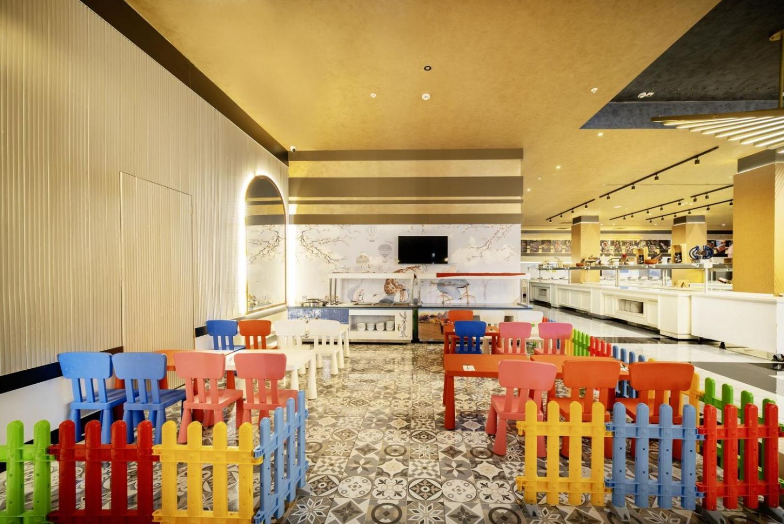 אלאניה Serenity Queen Hotel מראה חיצוני תמונה