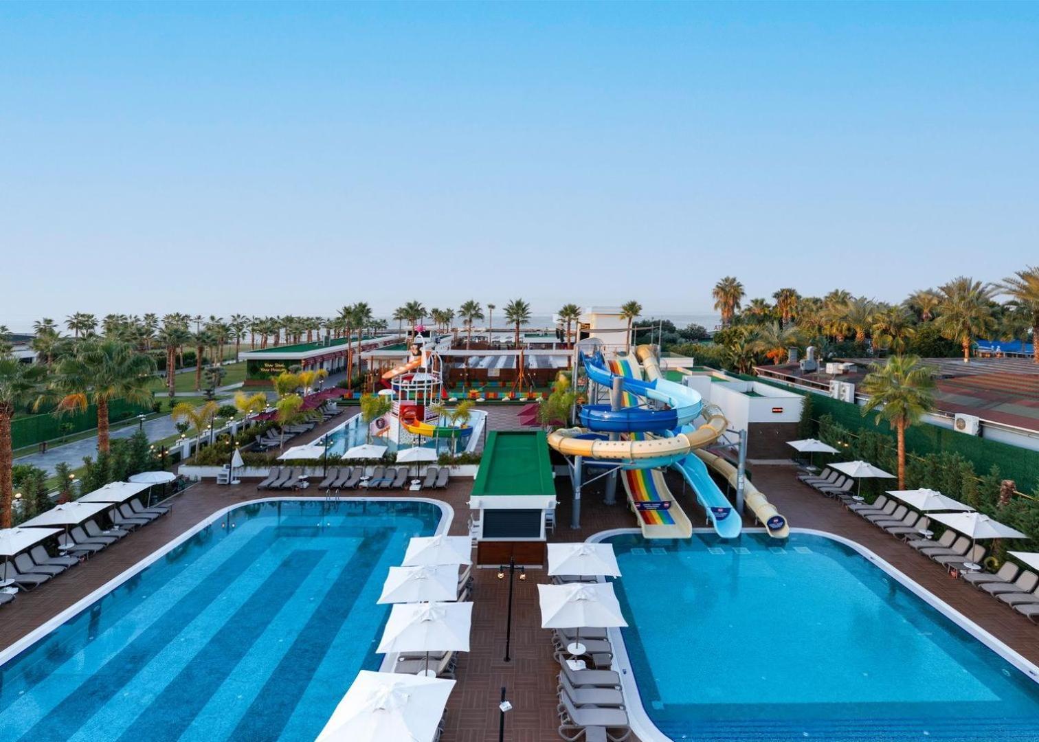 אלאניה Serenity Queen Hotel מראה חיצוני תמונה
