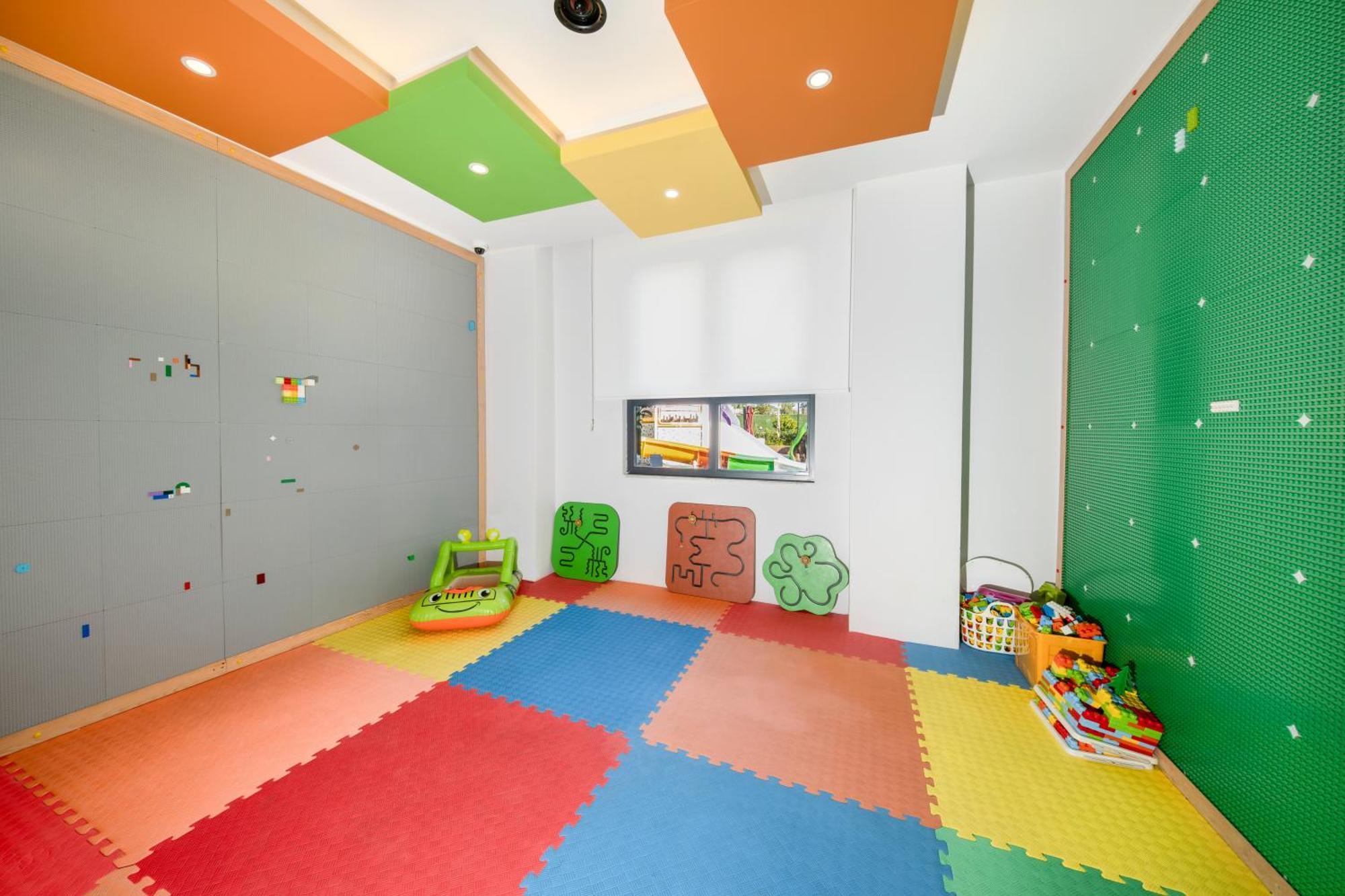אלאניה Serenity Queen Hotel מראה חיצוני תמונה