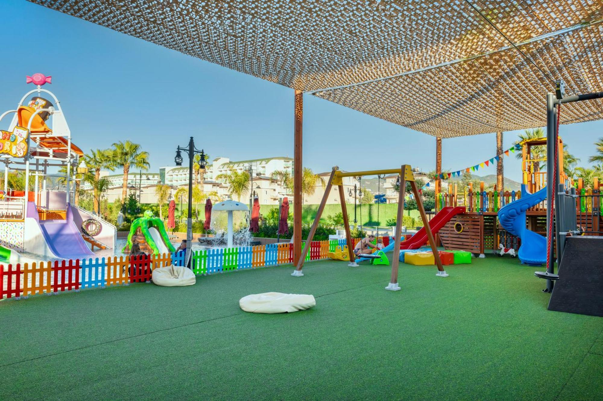 אלאניה Serenity Queen Hotel מראה חיצוני תמונה